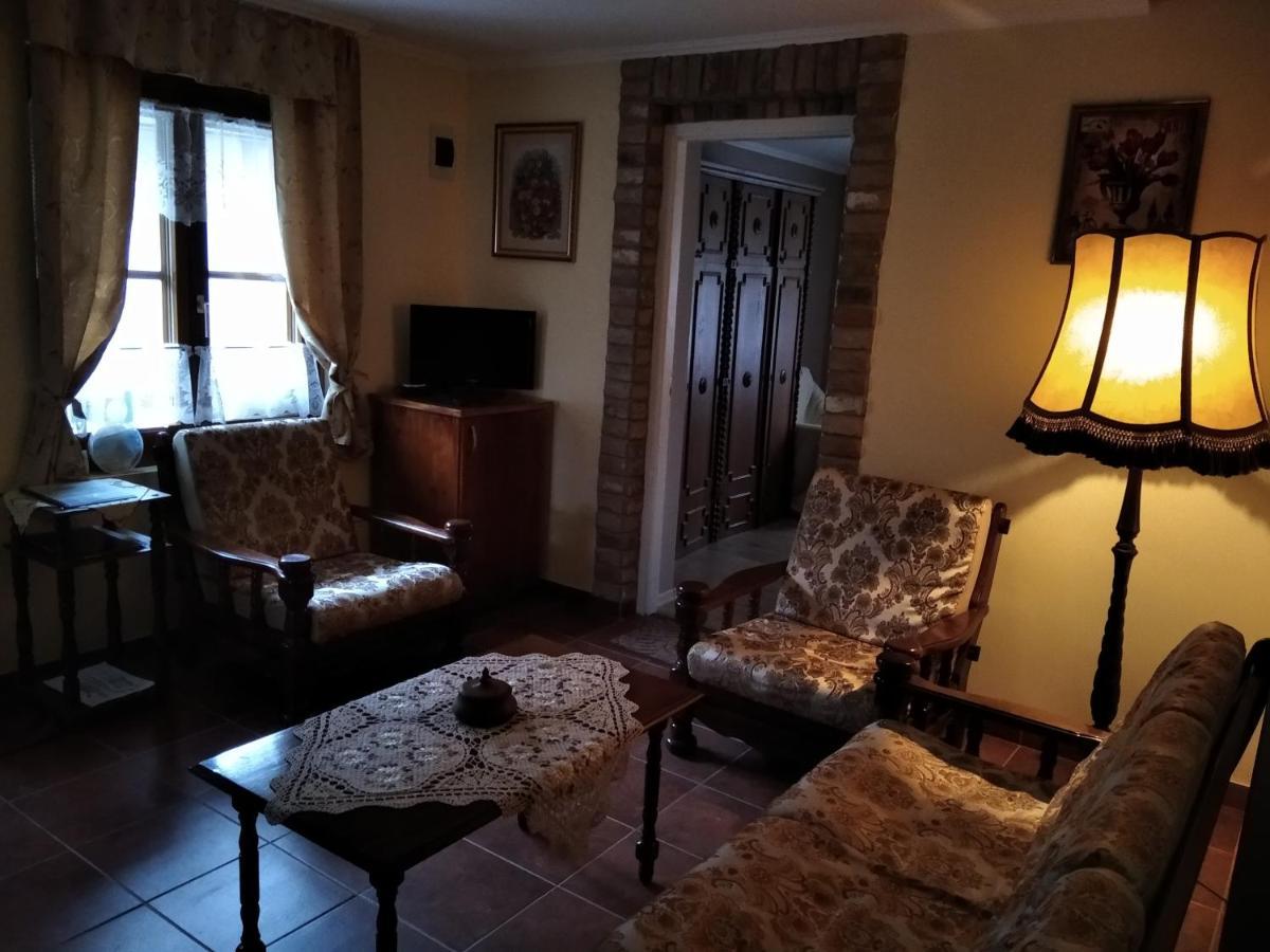 Moezsi Apartman Tolna Eksteriør billede