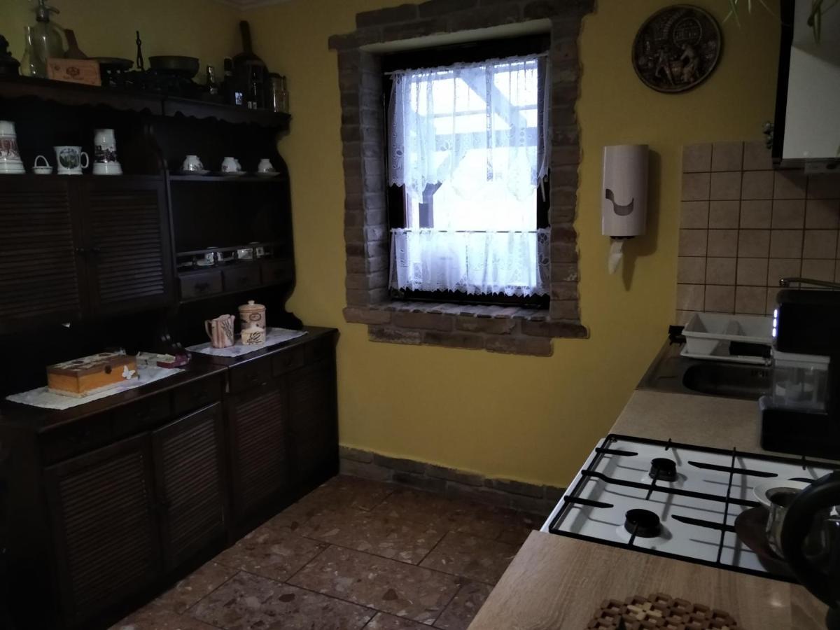 Moezsi Apartman Tolna Eksteriør billede