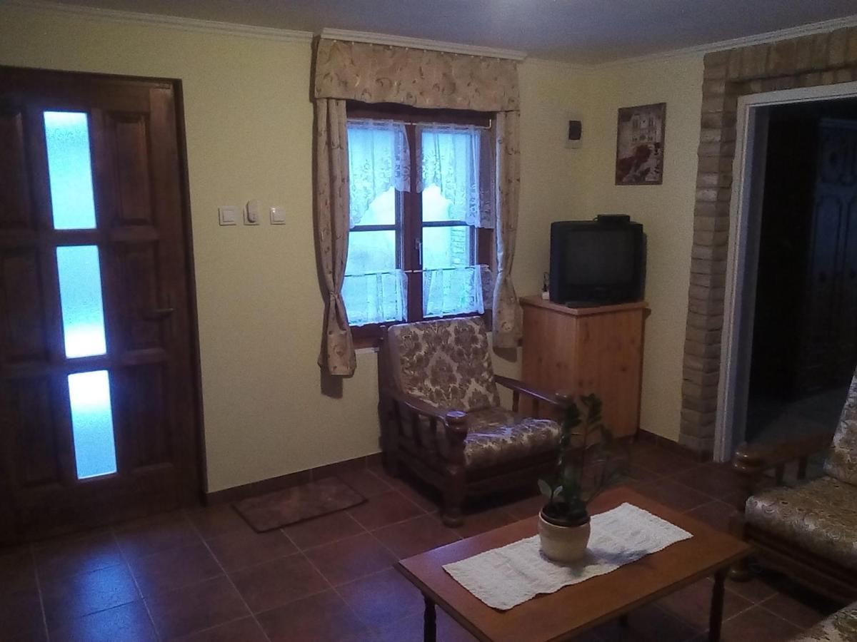 Moezsi Apartman Tolna Eksteriør billede