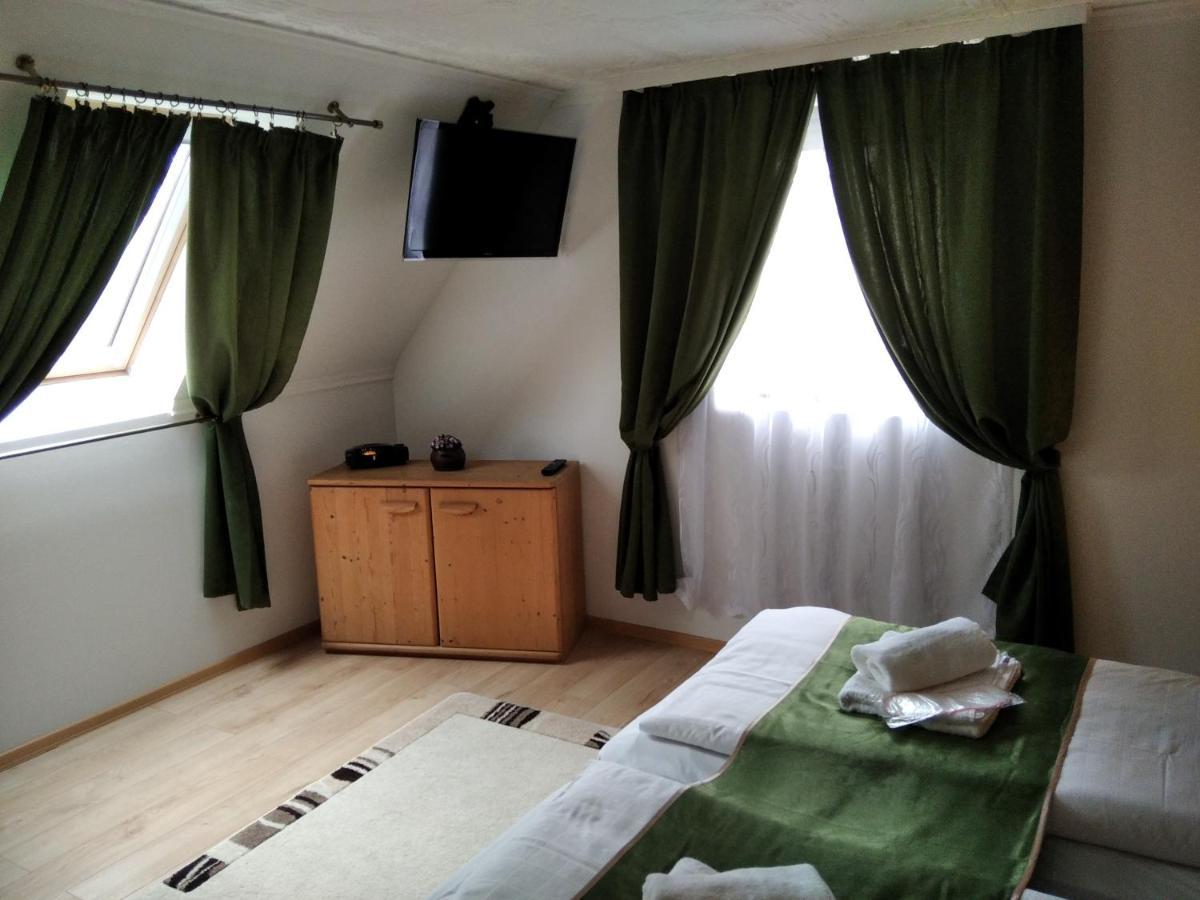 Moezsi Apartman Tolna Eksteriør billede
